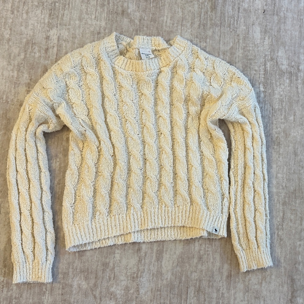 Hollister Cream Cable Knit Sweater